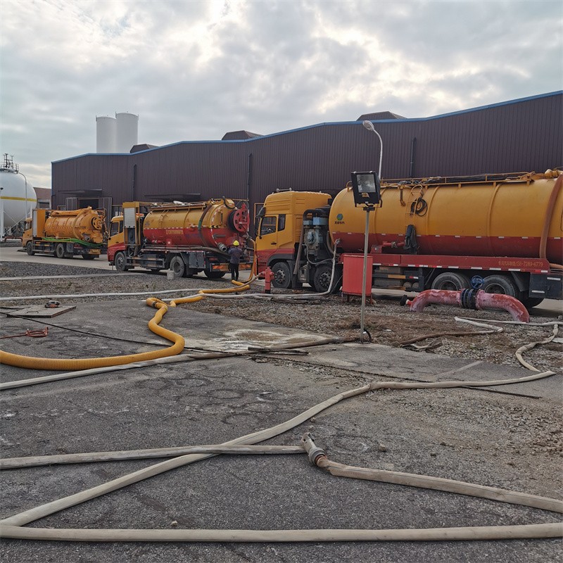 向阳街道污水池清理