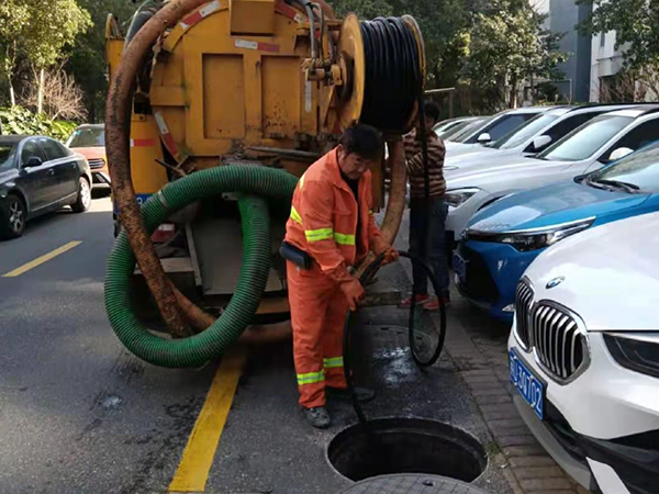 向阳街道排污管道清淤