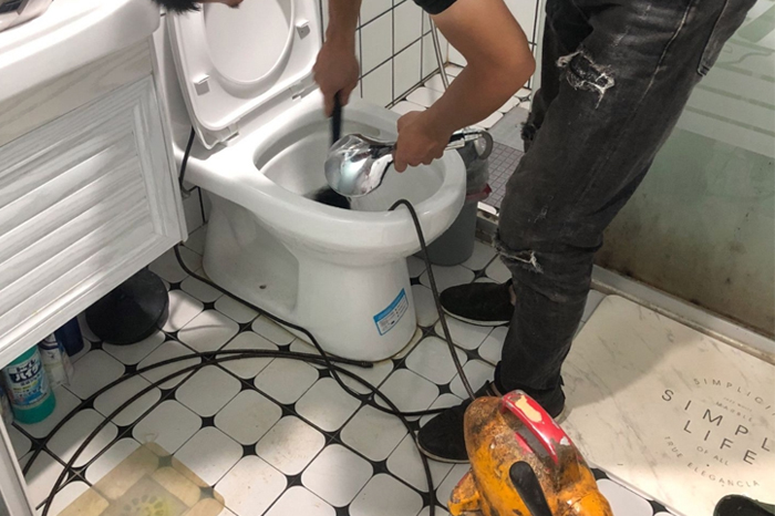 向阳街道马桶堵塞自己疏通还是找师傅?专业上门服务让你省时更省心